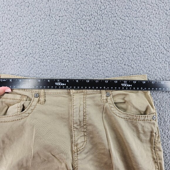 BKE Buckle Pants Mens 32 (33x29) Short Khaki Tyler Straight Chino Stretch - Picture 7 of 15